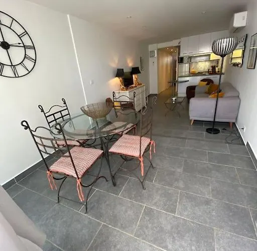 114, Port Ambonne Au Village Naturiste Apartmán *